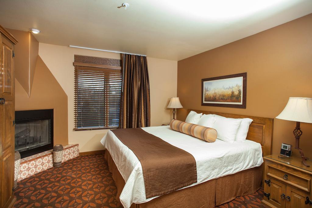 Worldmark Taos Room photo